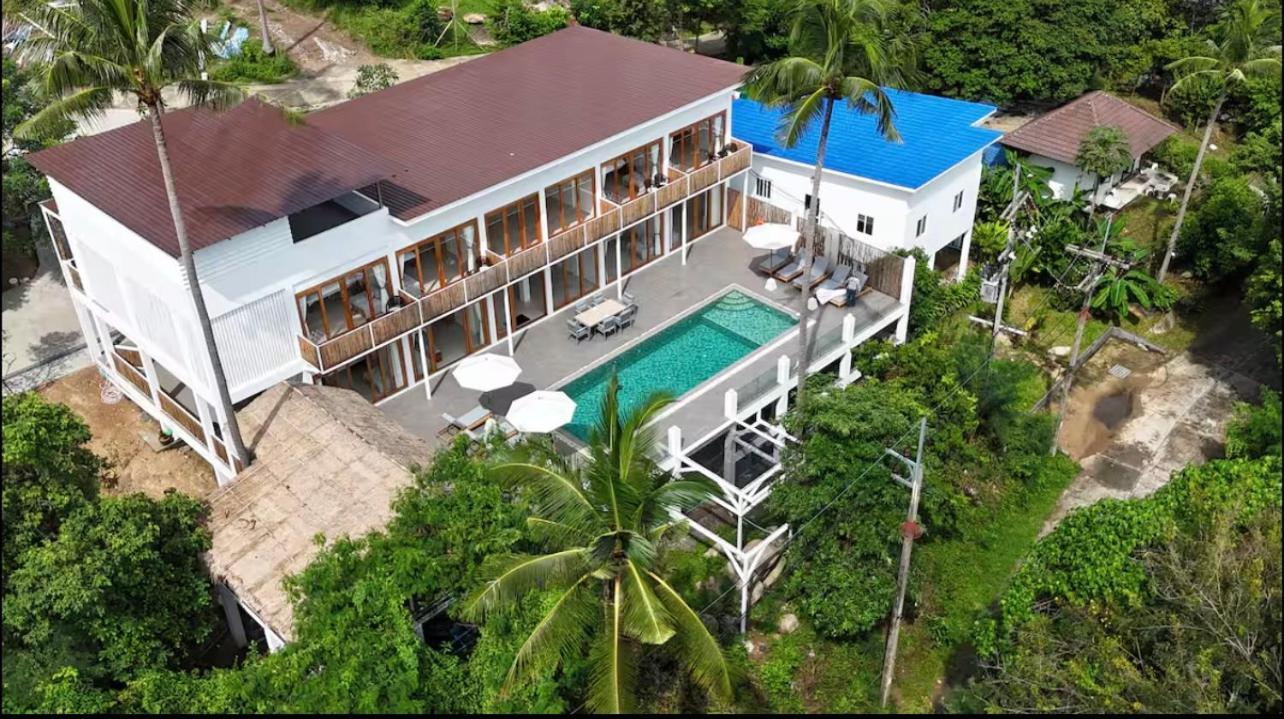 8 Bedroom Monkey 101 *