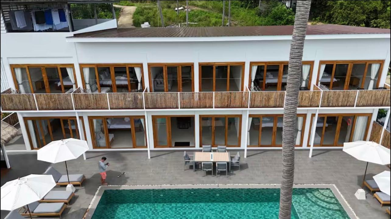 8 Bedroom Monkey 101 *