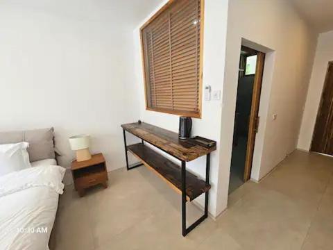 8 Bedroom Monkey 101 *