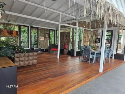 8 Bedroom Monkey 101 Aparthotel *